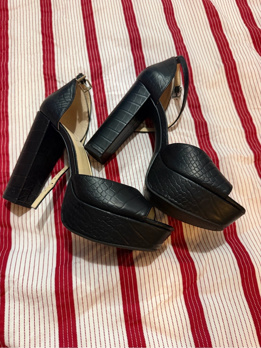 Jessica Simpson Black Croc-Embossed Platform Block Heels